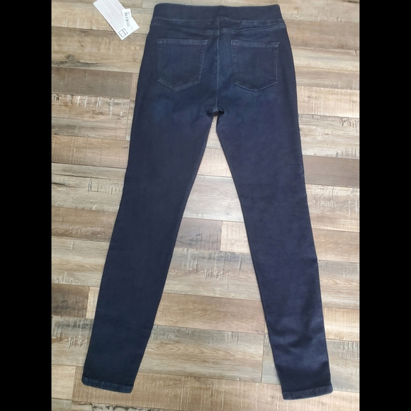 NWT Dark Wash Pull On Jegging - Picture 4 of 7
